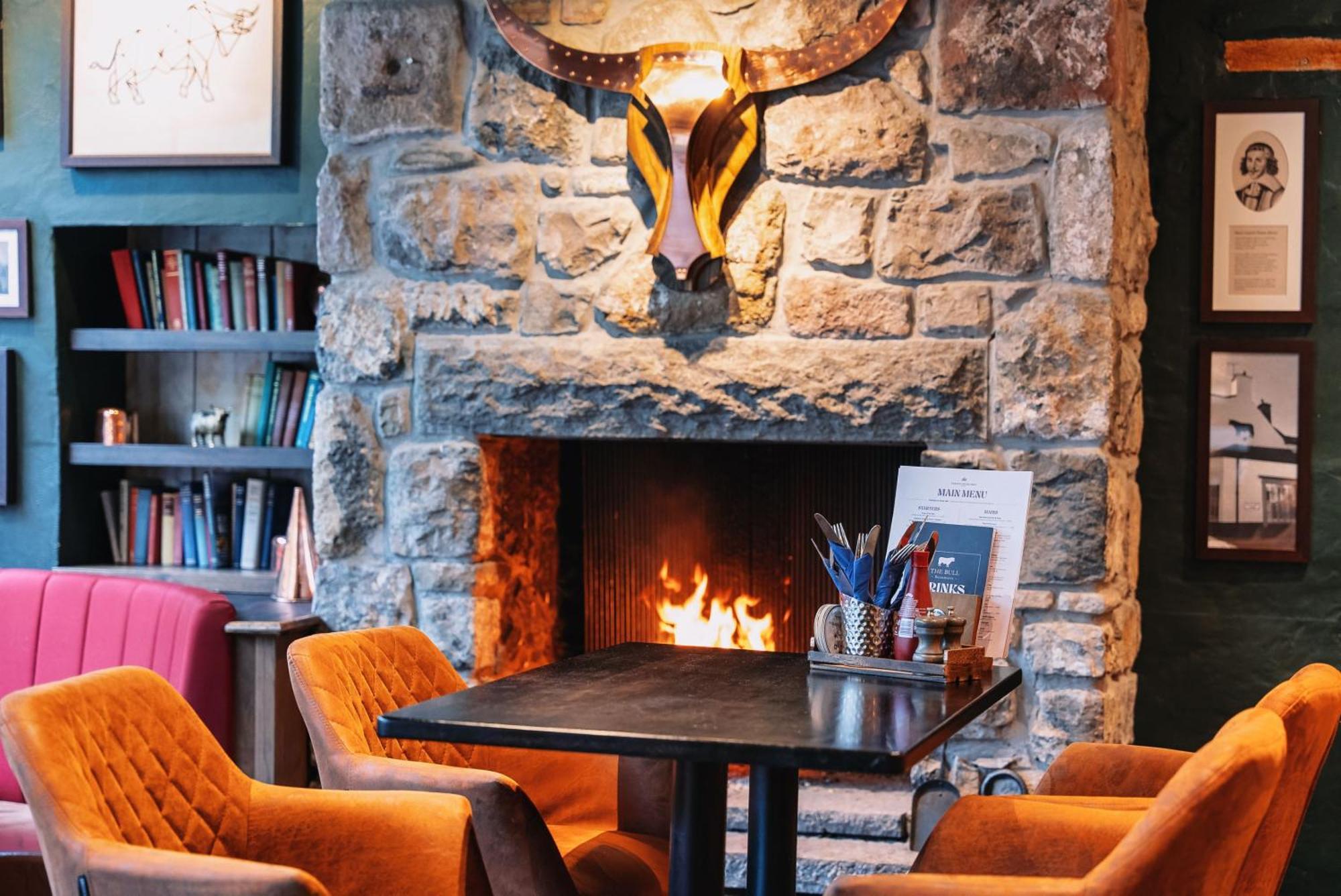 The Bull And Townhouse, Beaumaris- The Inn Collection Group Exterior photo