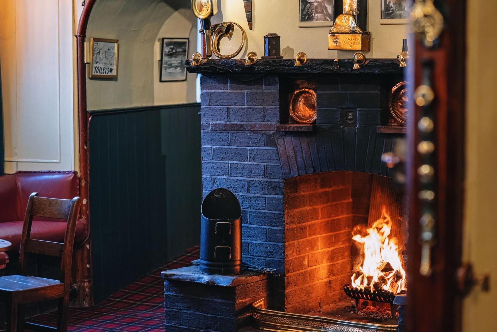 The Bull And Townhouse, Beaumaris- The Inn Collection Group Exterior photo
