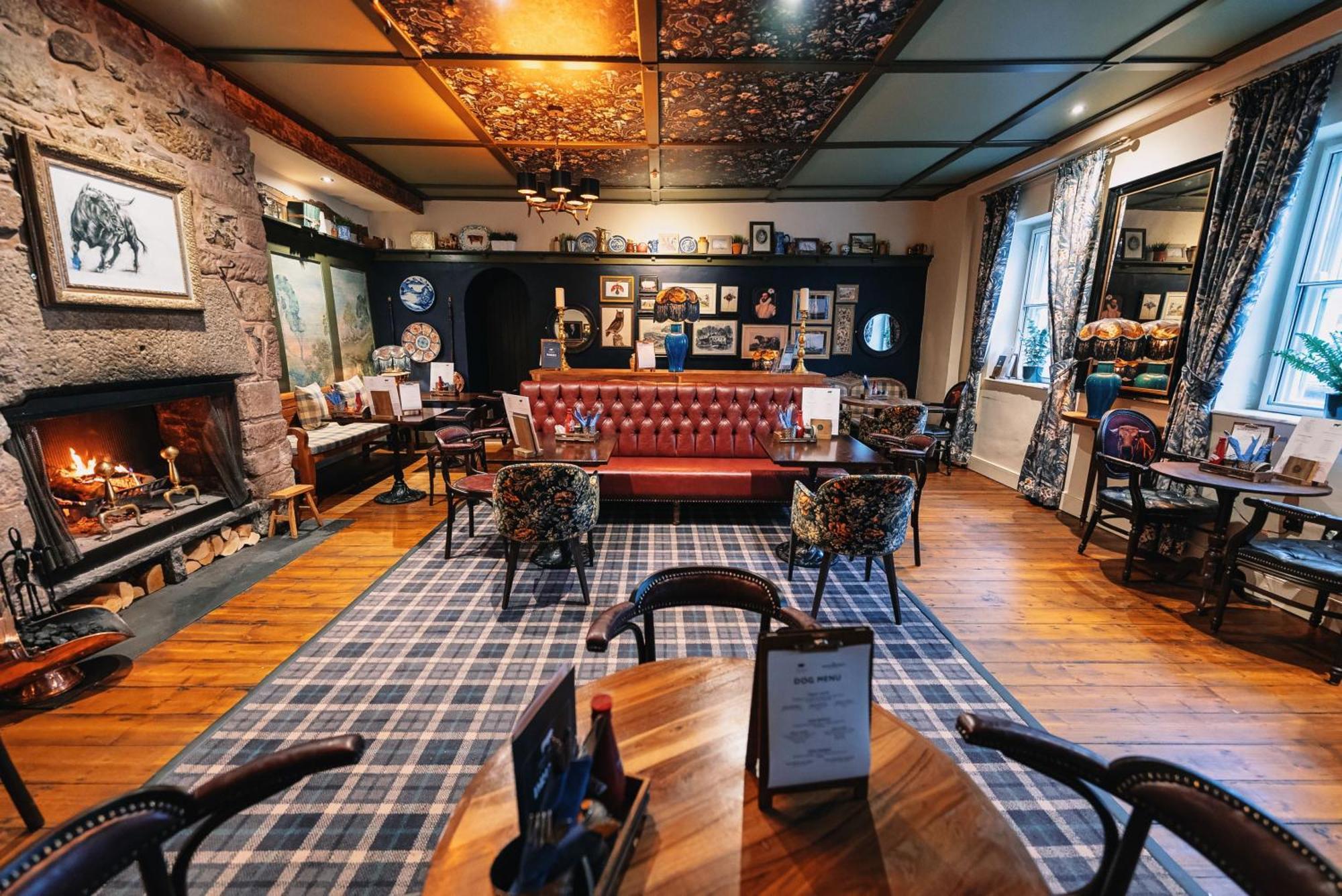 The Bull And Townhouse, Beaumaris- The Inn Collection Group Exterior photo
